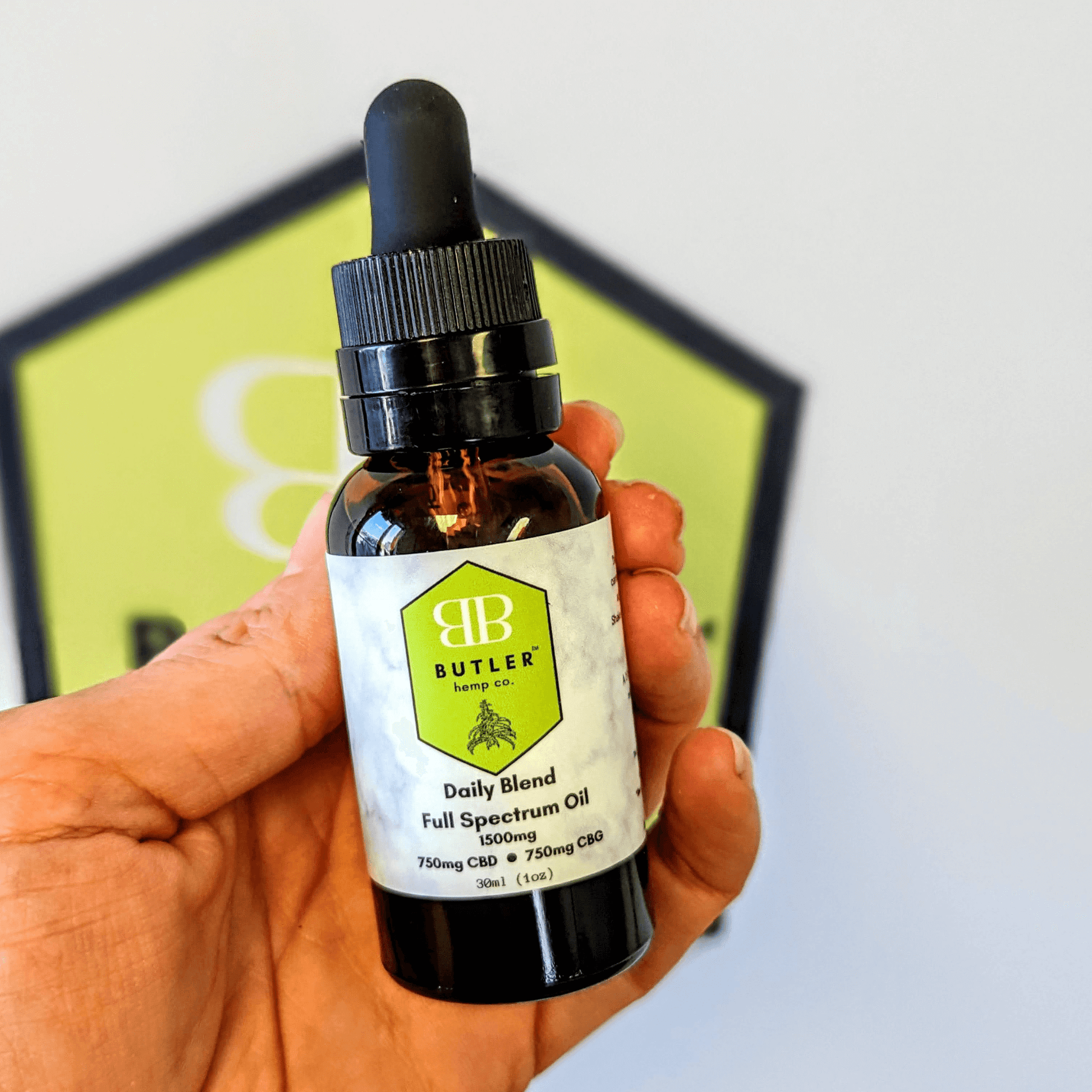 alt=our newly reformulated Daily Blend Full Spectrum Oil binds to endocannabinoid receptors to help manage pain, minimize stress, and promote increased focus, providing overall balance and calm to both body and mind.